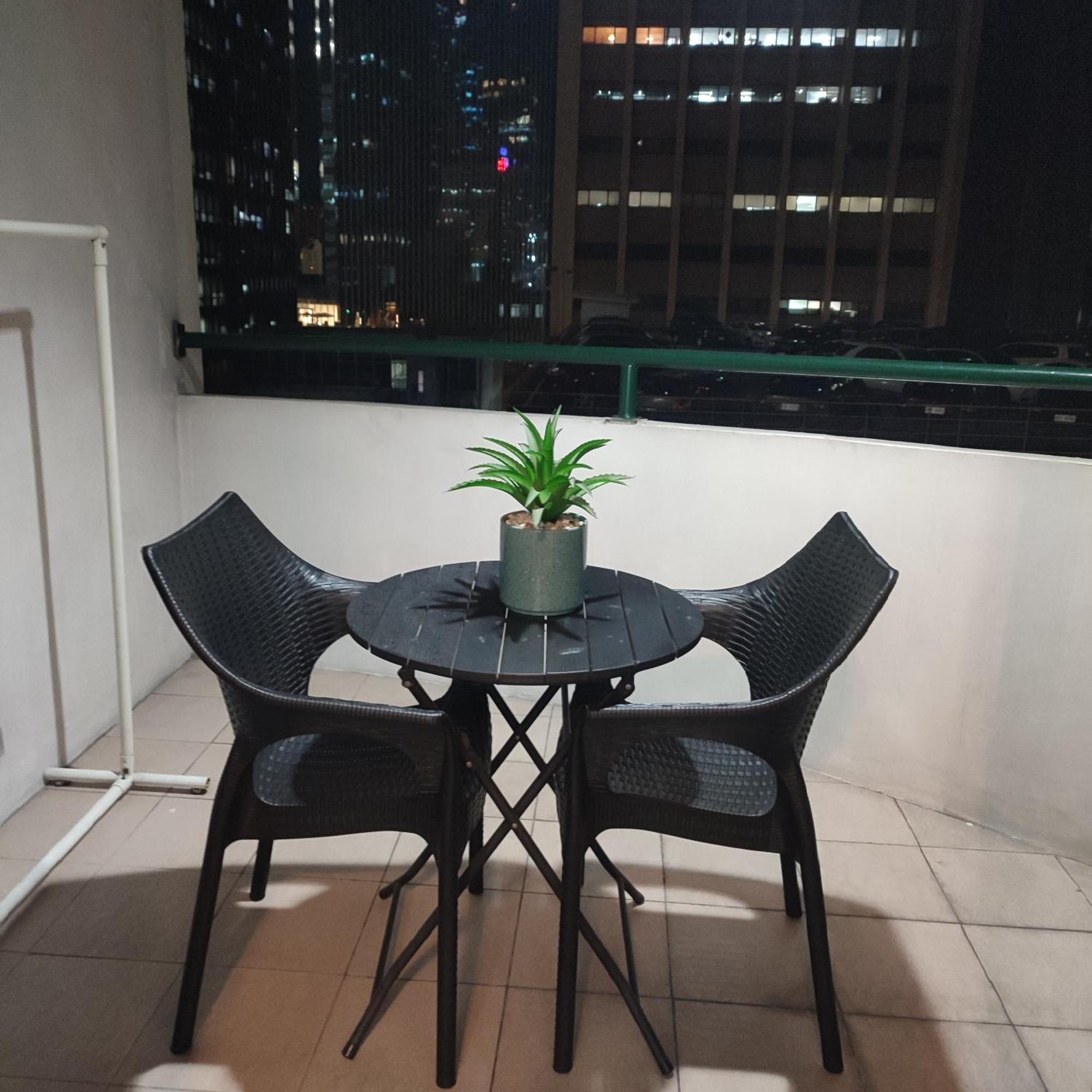 Luxury Spacious 2Br In Salcedo Village Маніла Екстер'єр фото